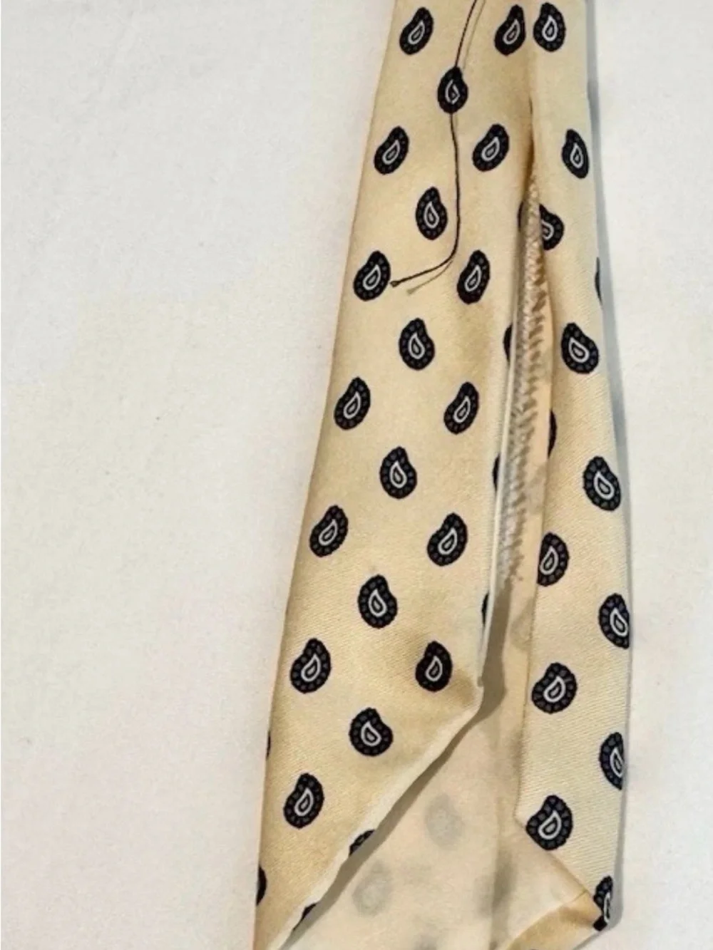 Lot of 22 Mixed Neck Ties Brooks Brothers, Steve Harvey, Tommy Hilfiger, Etc